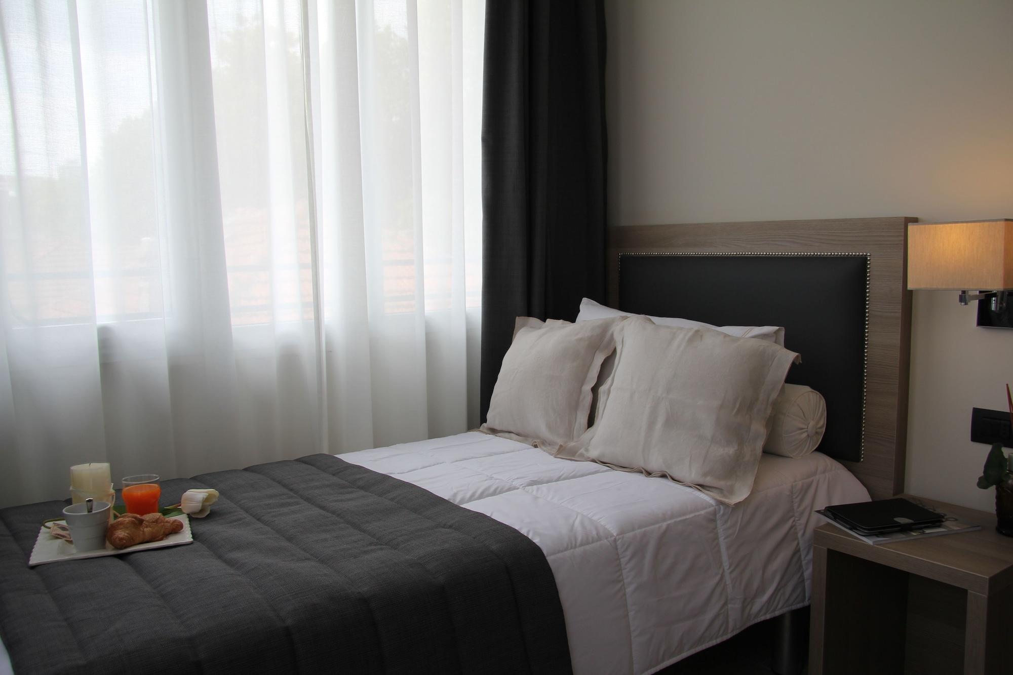 Zara Hotel 3*