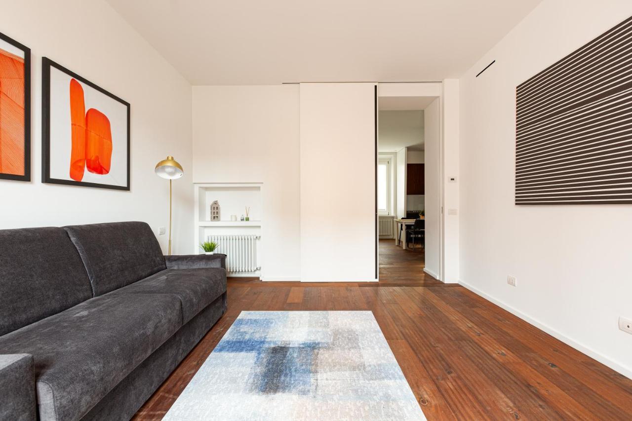 Modern & Comfortable Flat - Near Station Apartment Milan