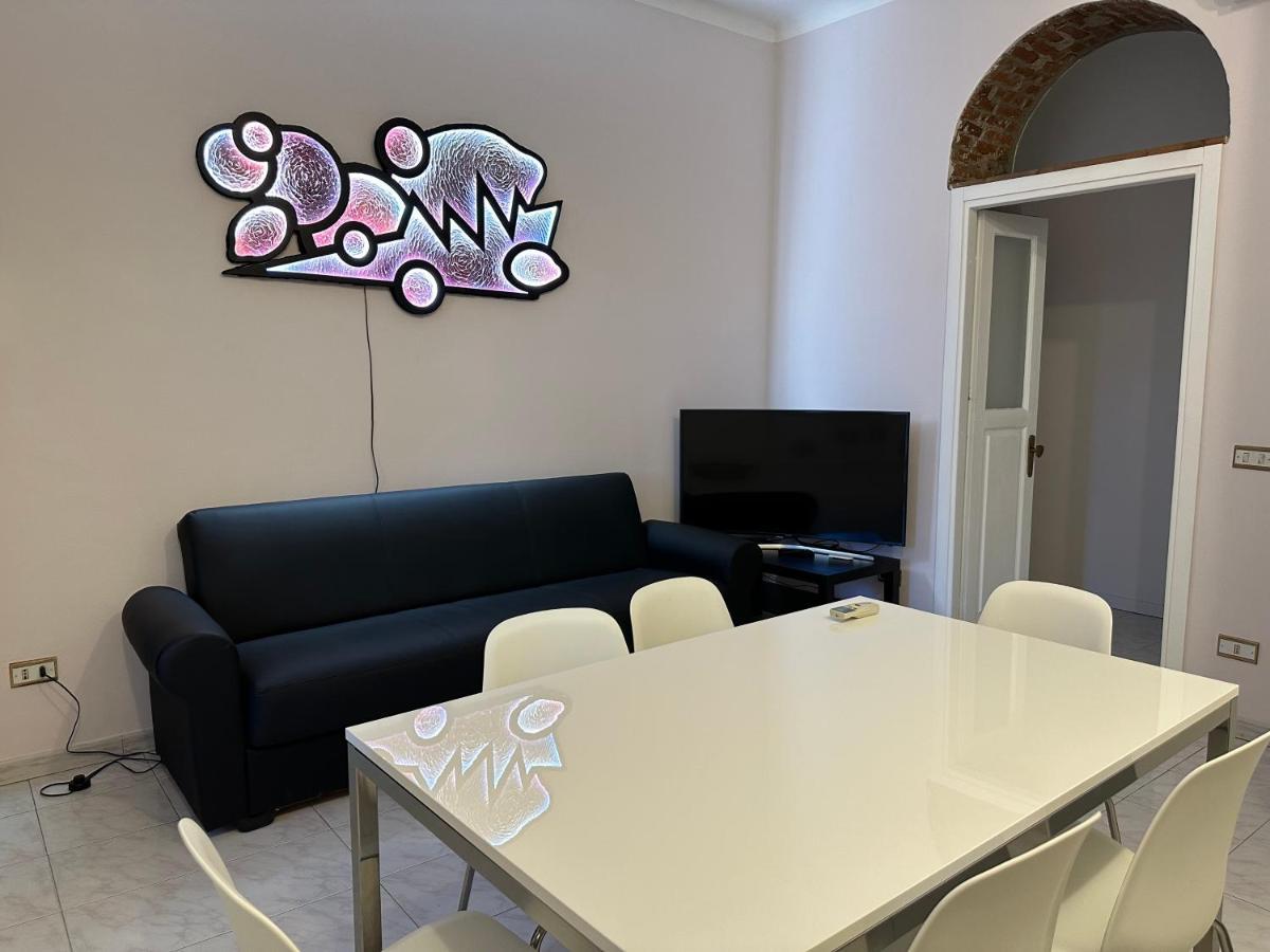 - Gae Aulenti Apartamento Milão