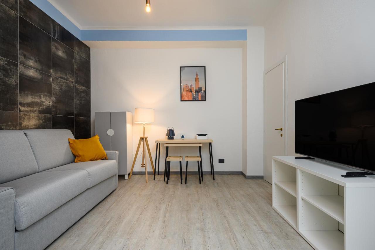 Insubria 8-3sx - Monolocale Cool Apartment