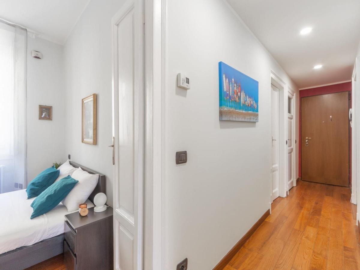 The Rent - Spacious Two-bedroom In Porta Romana Apartment Milan