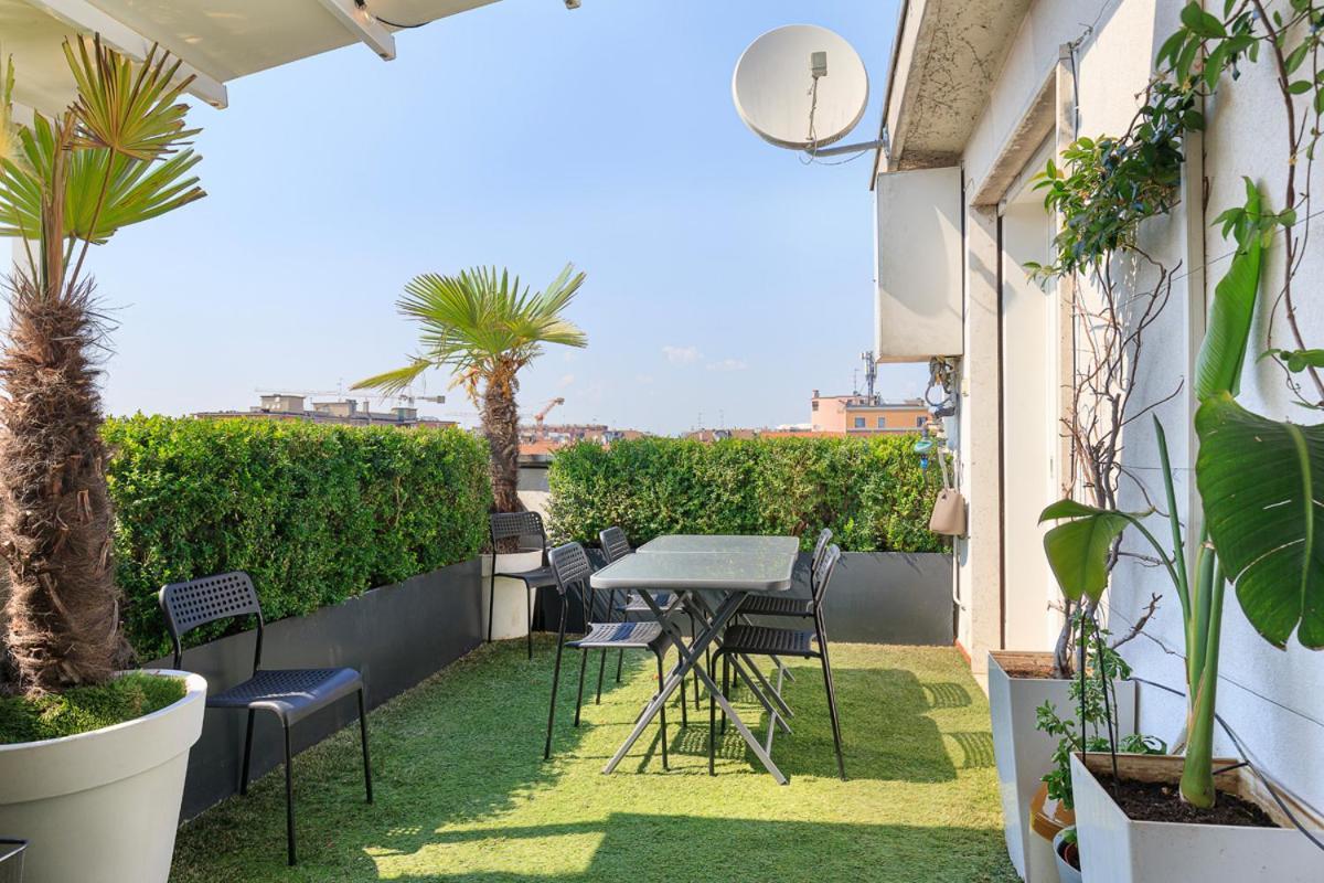 Apartment Duomo View Atticquiet Terrace! Milan