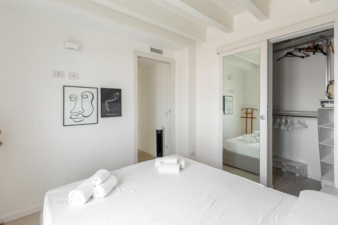 Carlo D'adda By Halldis Apartment