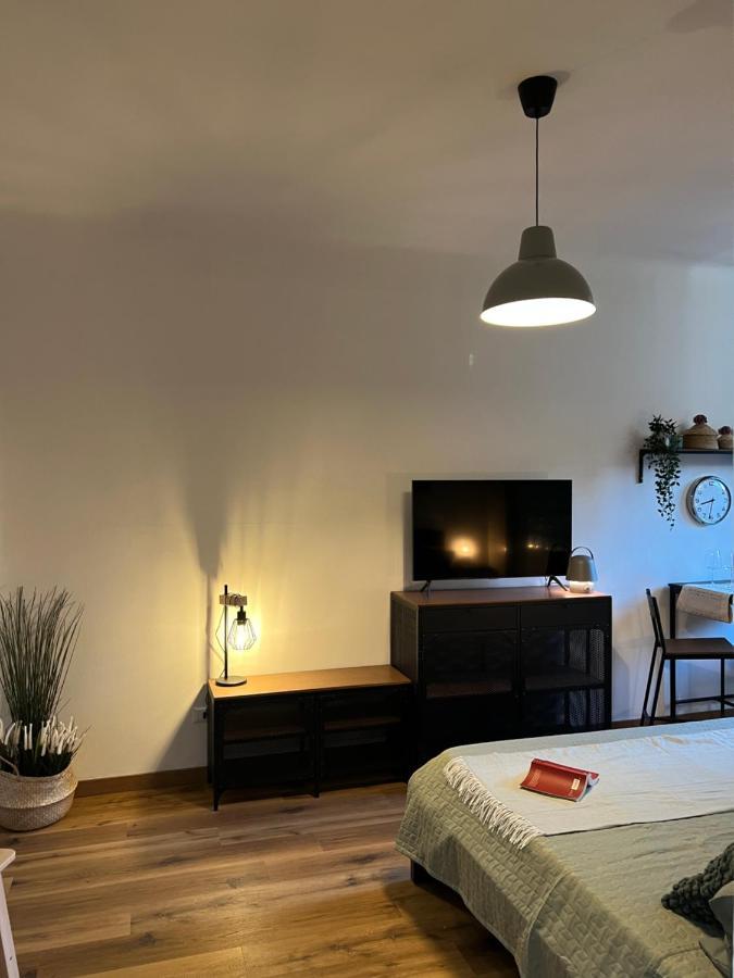 Stylish 3 Km Away From Duomo - Netflix, Wi-fi, All Comforts Included Apartment Milan