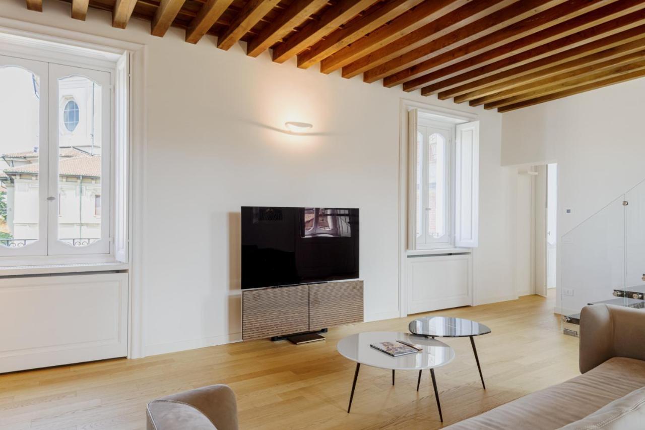 Easylife - Prestigiosa Dimora Due Passi Dal Duomo Milan