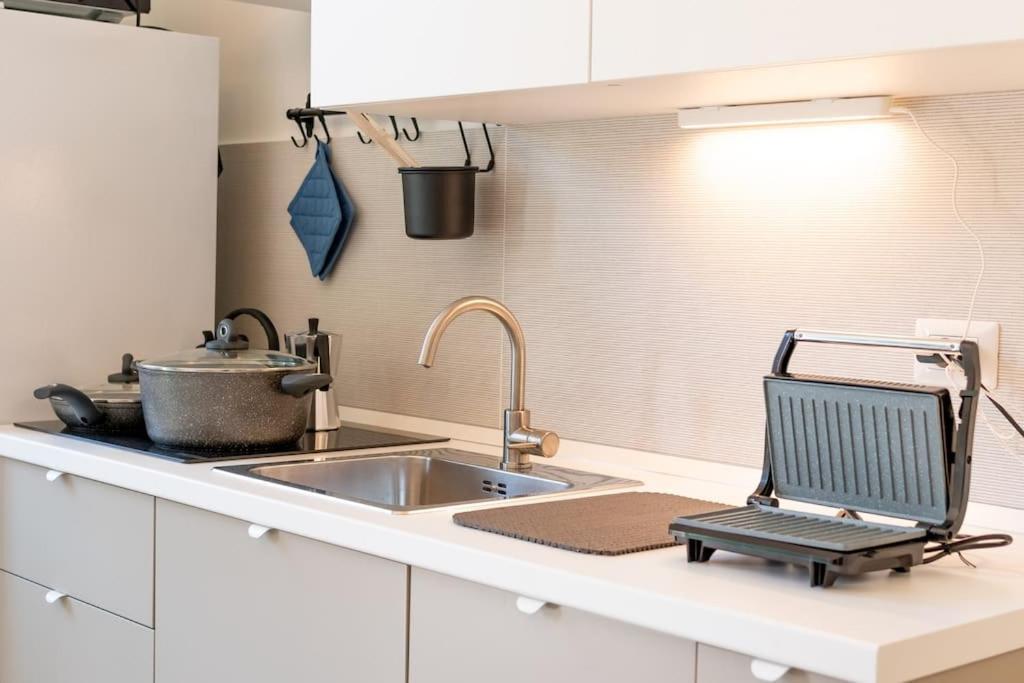10 Min To Luxury Loft With Apartment
