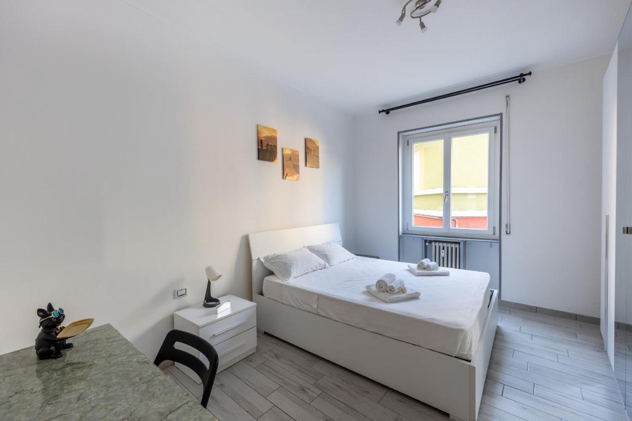 Duomo Free Parking And Netflix Milano
