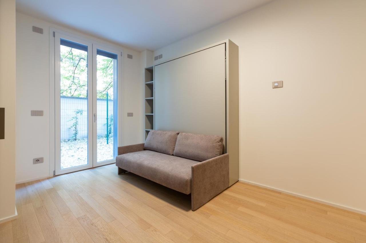 Cozy Flat With Parking Milan