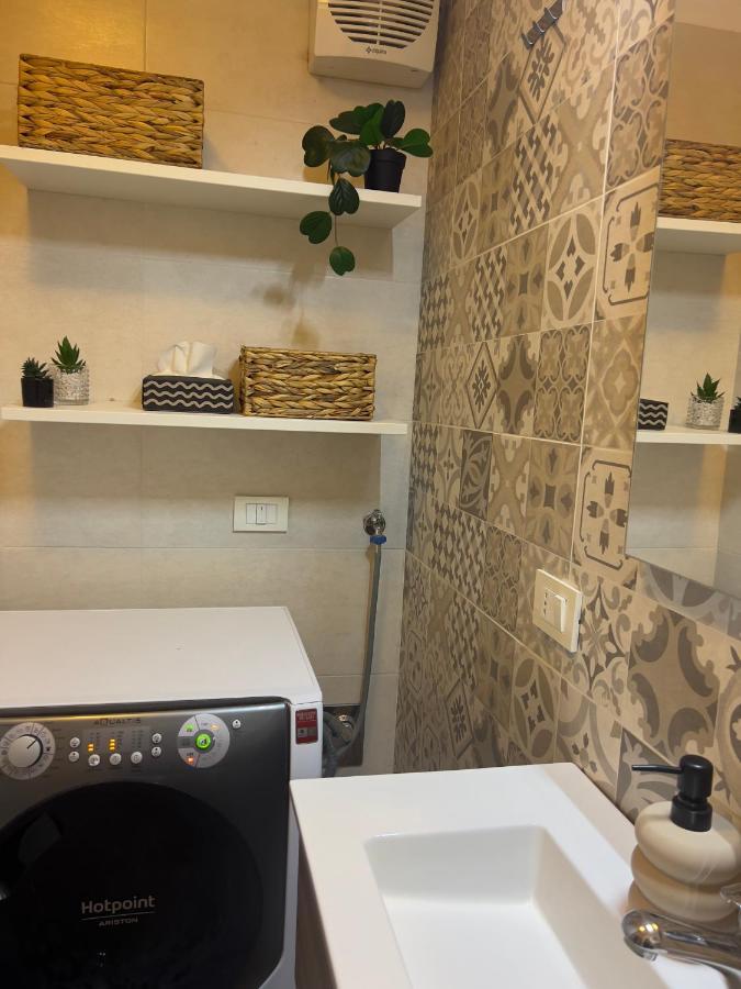 Appartamento Regina In Porta Romana 3 - Sky Tv, Wifi & Breakfast Box