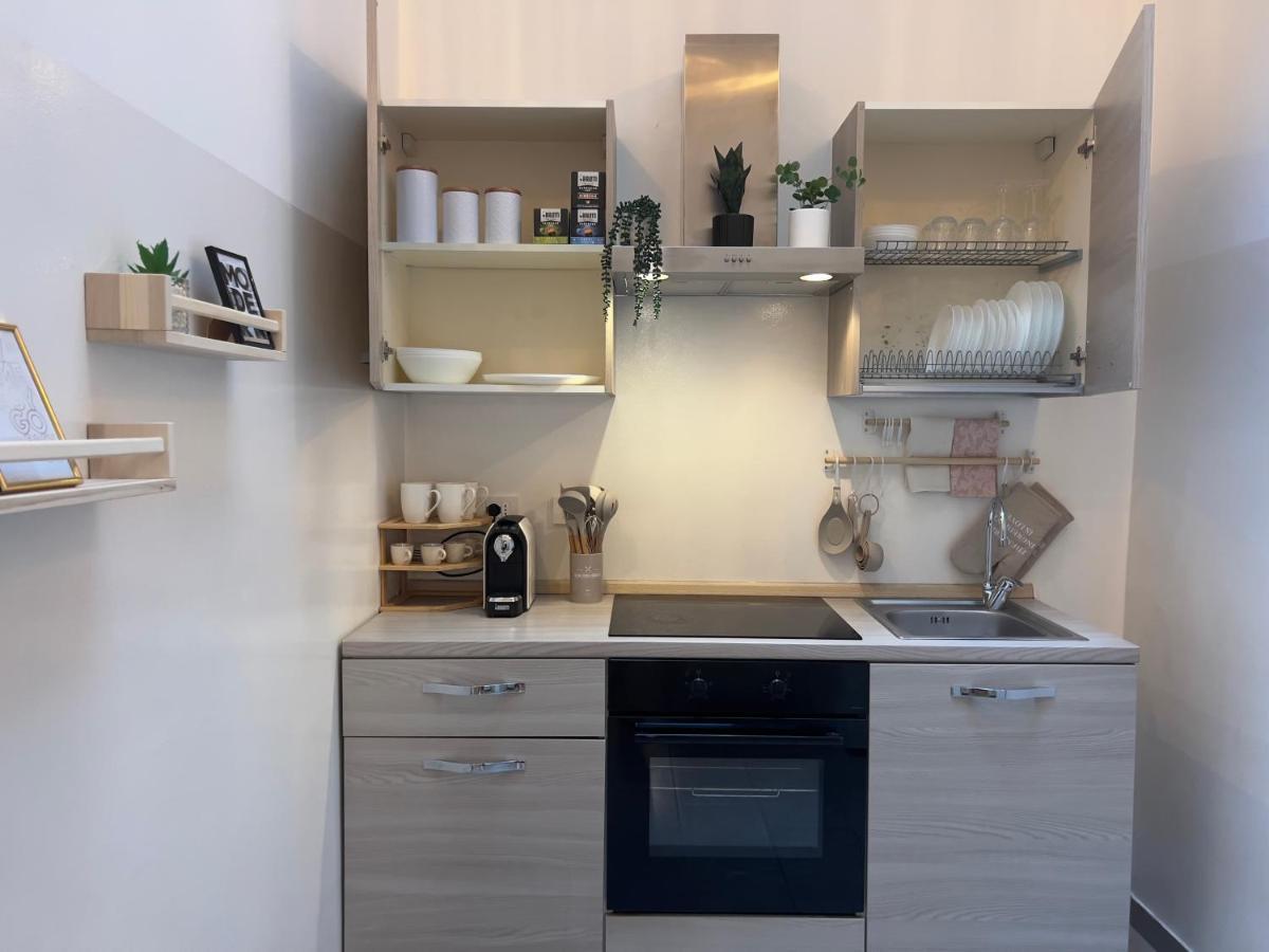 Regina In Porta Romana 3 - Sky Tv, Wifi & Breakfast Box Appartamento *