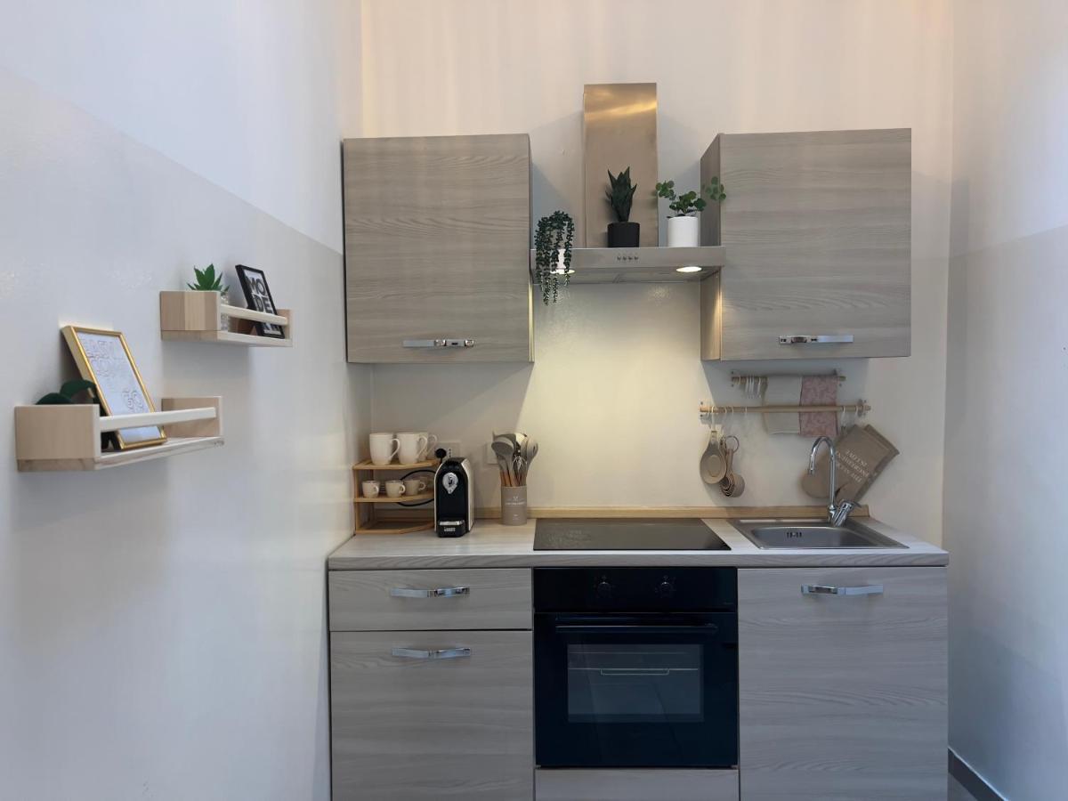 Regina In Porta Romana 3 - Sky Tv, Wifi & Breakfast Box Appartamento Milano