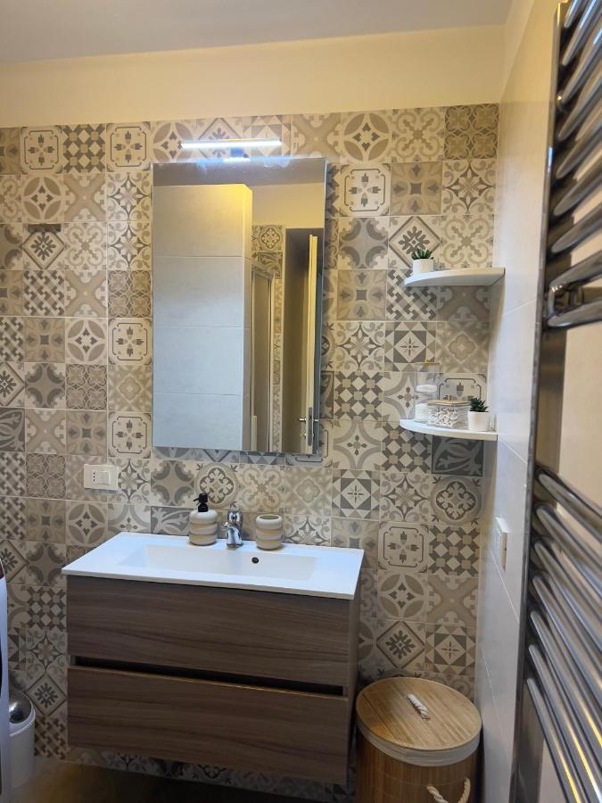 Regina In Porta Romana 3 - Sky Tv, Wifi & Breakfast Box Appartamento