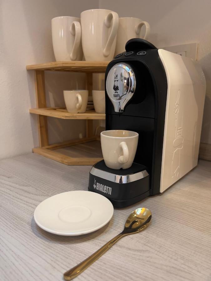 Apartment Regina In Porta Romana 3 - Sky Tv, Wifi & Breakfast Box Milan