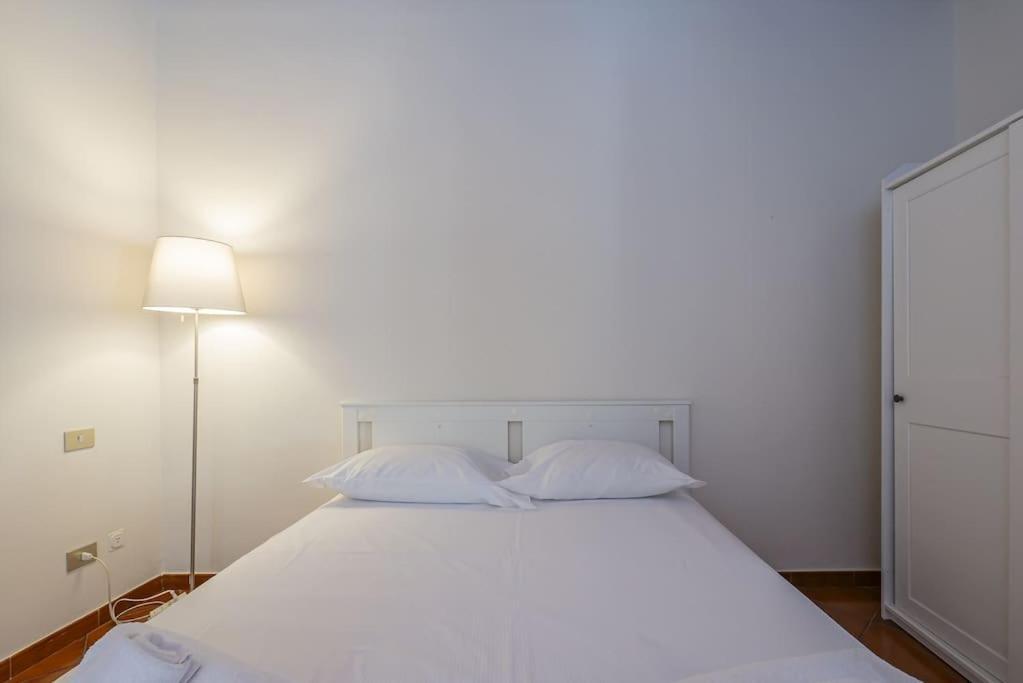 Youhosty - Ripa5 C Apartment