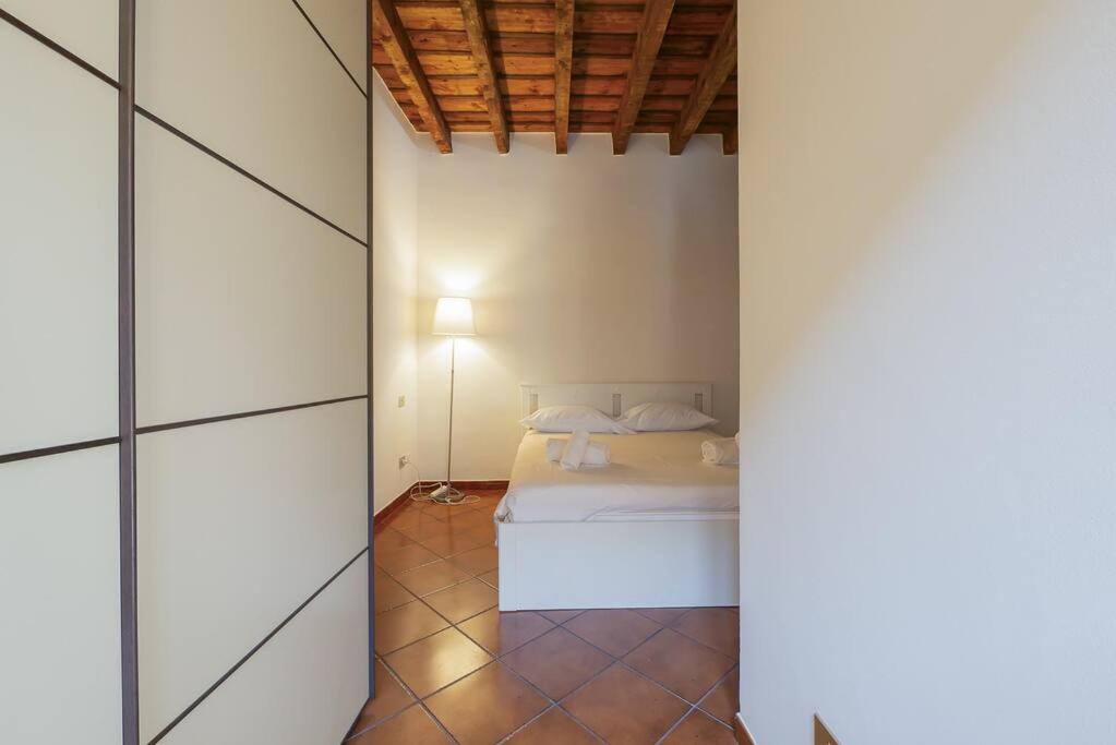 Youhosty - Ripa5 C Apartment