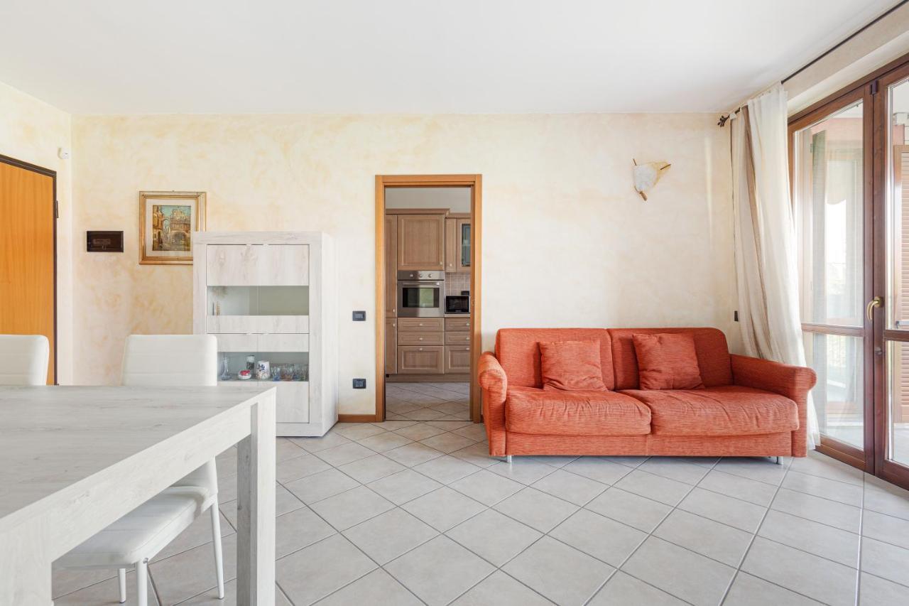Apartment With Balcony Nearby M3 Subway Yellow Line