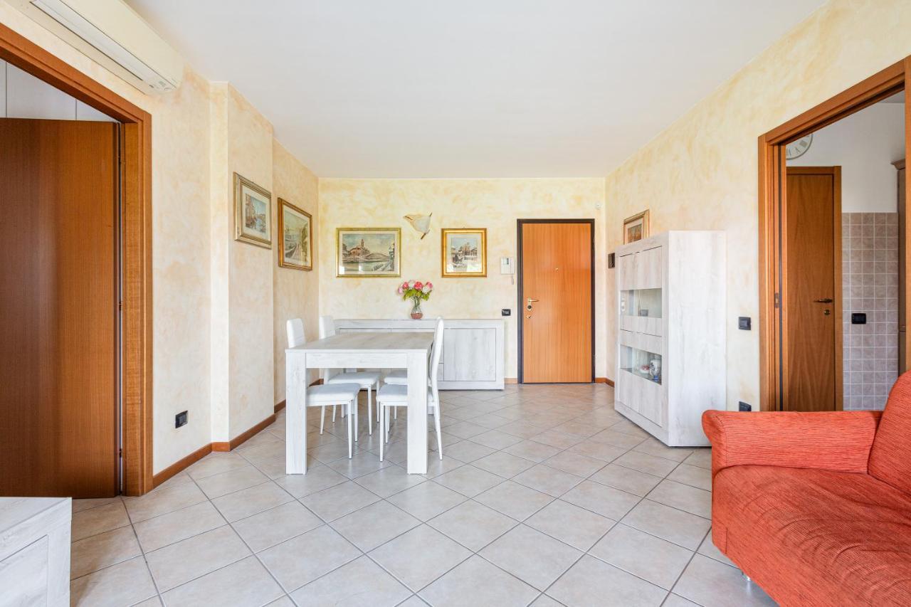 With Balcony Nearby M3 Subway Yellow Line Apartment Milan