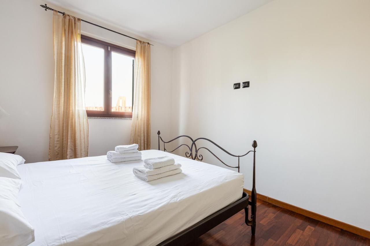 Apartment With Balcony Nearby M3 Subway Yellow Line