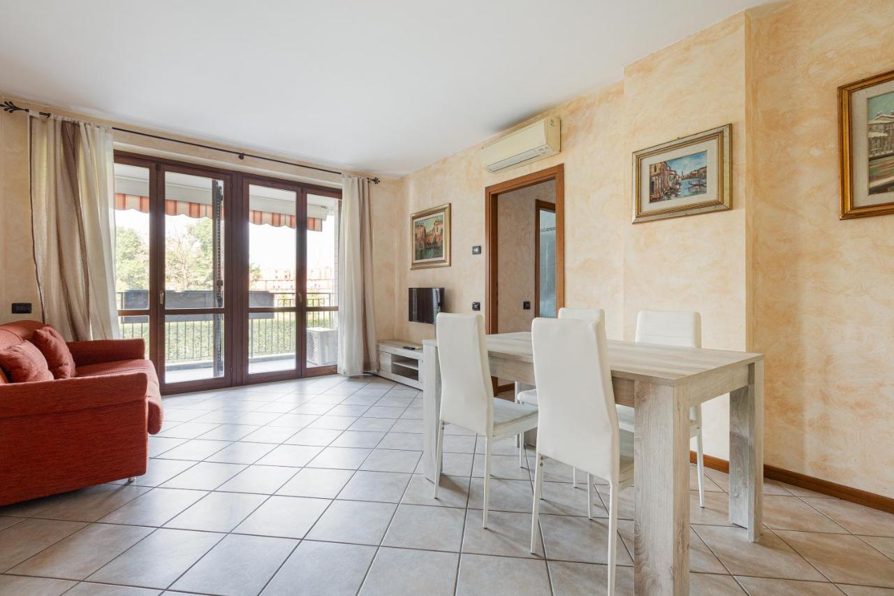 With Balcony Nearby M3 Subway Yellow Line Apartment Milan