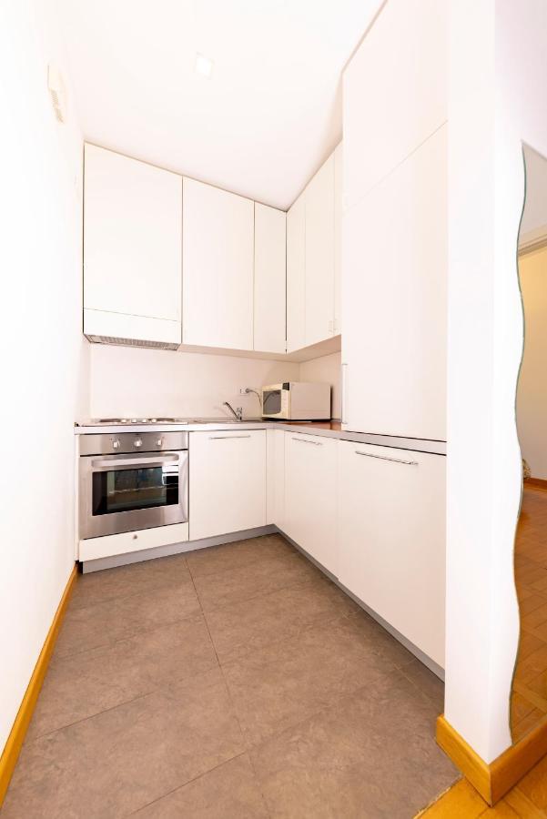 Luxury 1 Bedroom Navigli Loft Milão