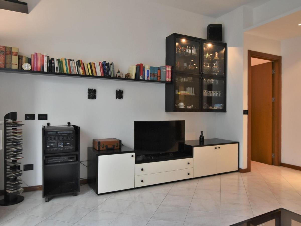Mac Mahon By Interhome Apartment Milan