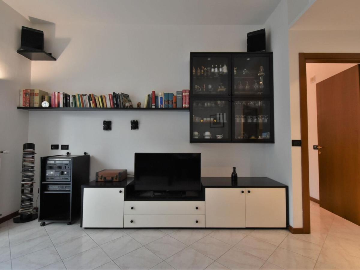 Mac Mahon By Interhome Apartment Milan