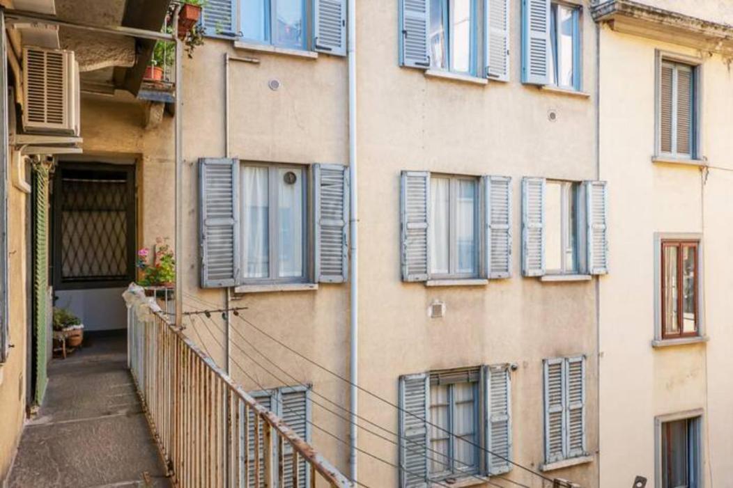 Ihost - Premuda 17 Milan
