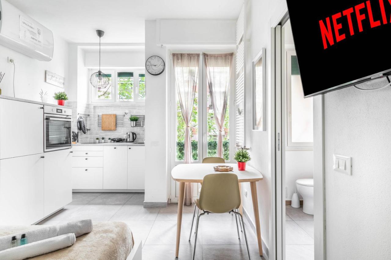 Eden House Sansiro-duomo Netflix & Design Apartment Milan