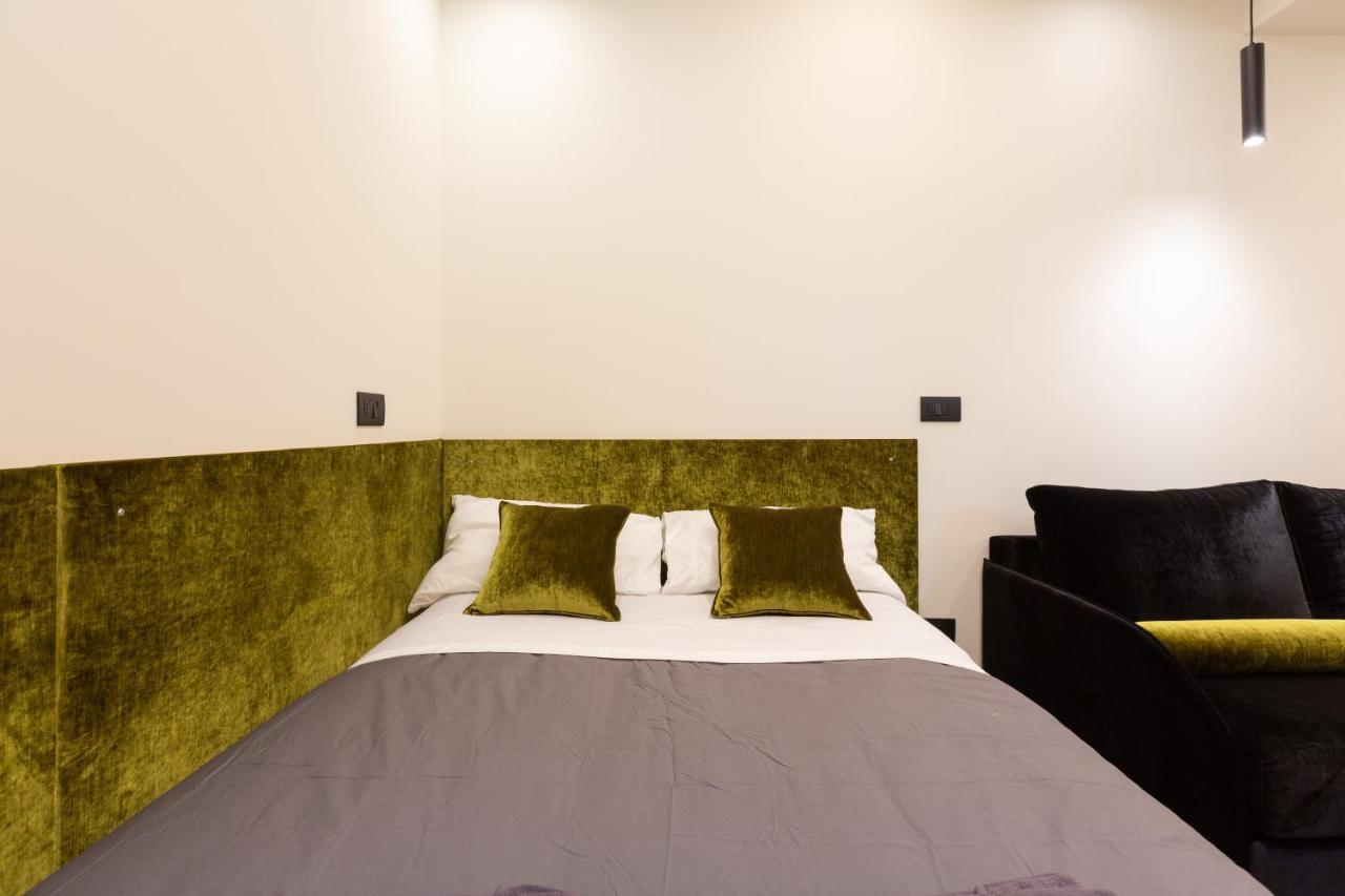Apartment Pay60 -Crescenzago- Luxury Yellow House Milan