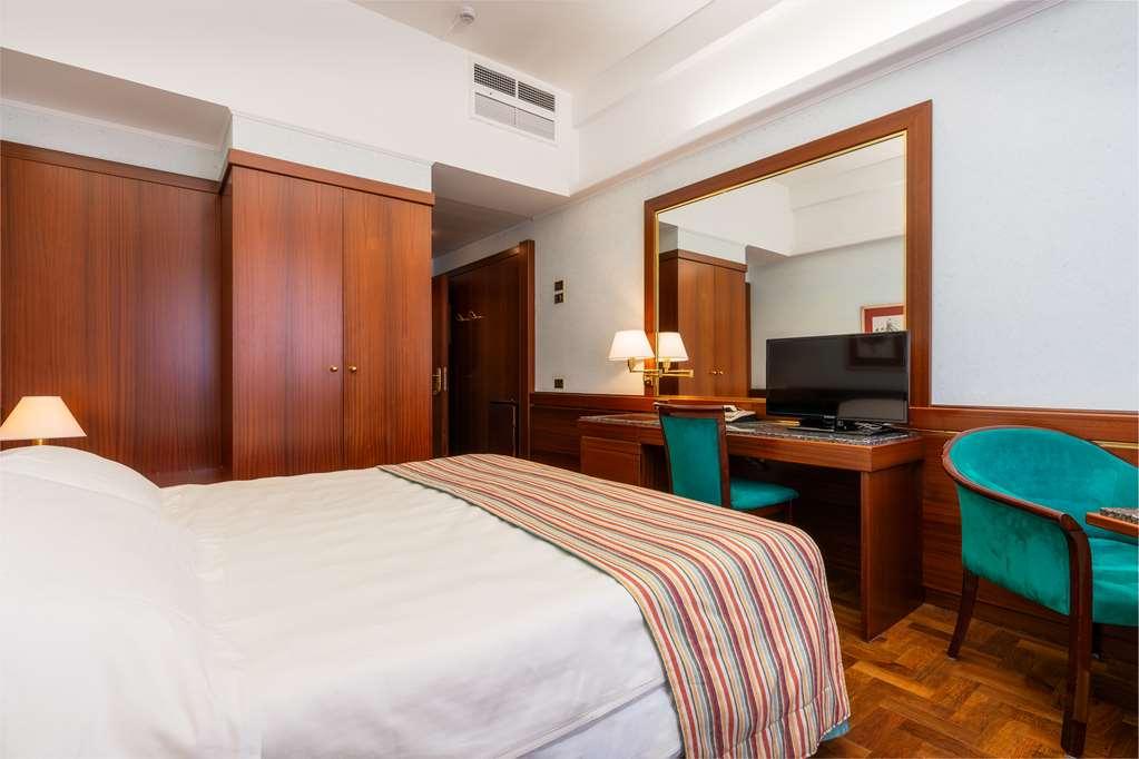 Crivis * Milan