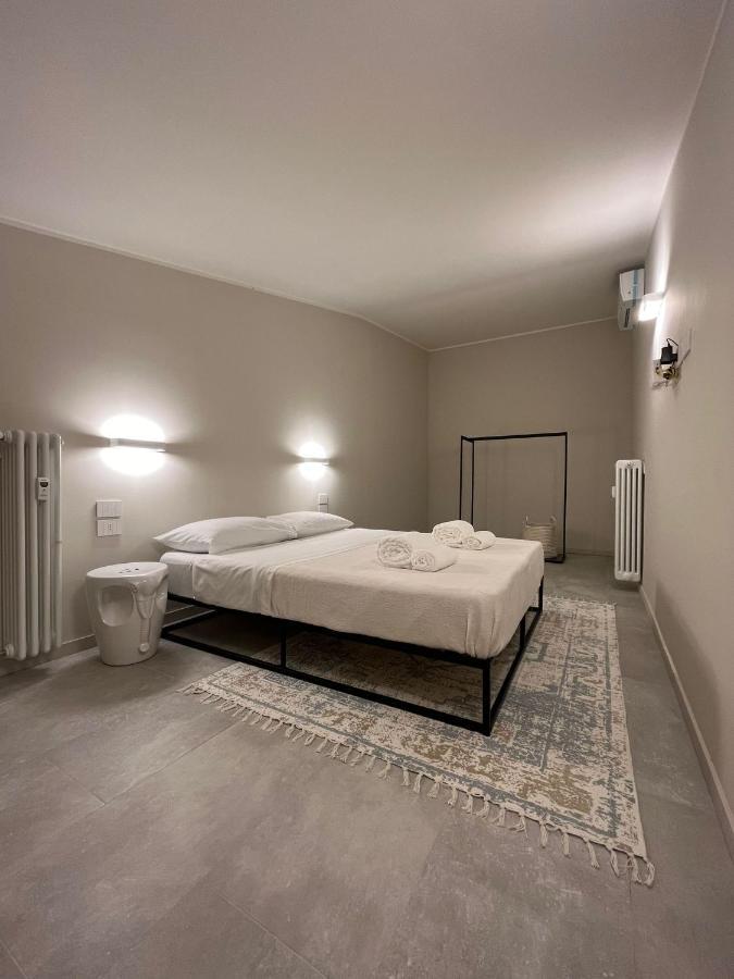De Angeli's Apartment
