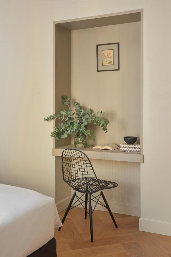 Crossing Manzoni Guest house