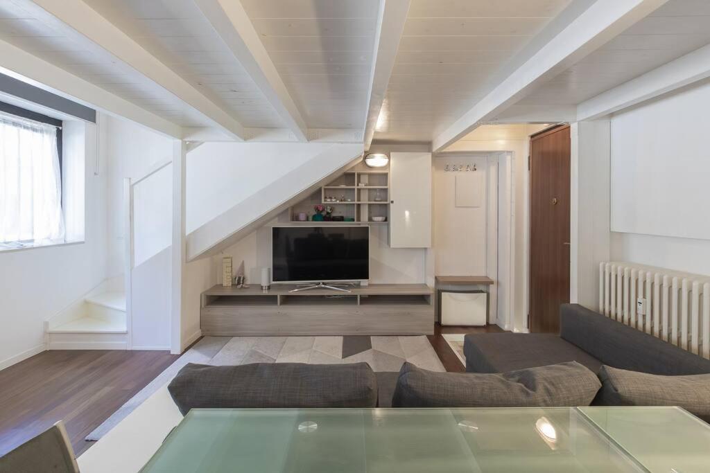 Apartamento Youhosty - Desenzano 7 *