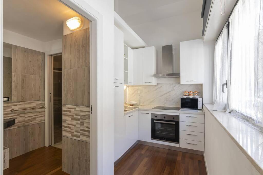 Apartamento Youhosty - Desenzano 7 *