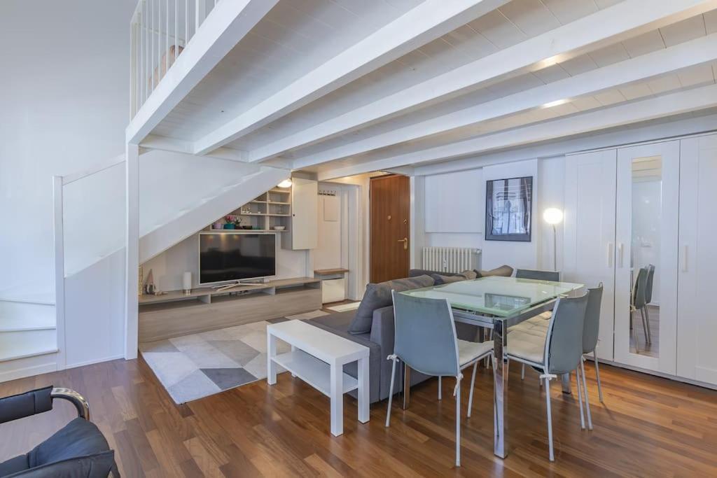 Apartamento Youhosty - Desenzano 7 *
