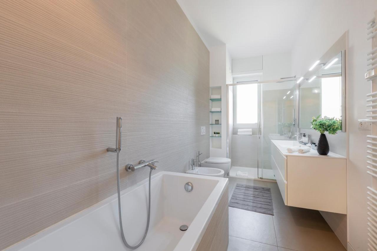 Ferrucci, 10 - Elegante Oasi Urbana A Apartment Milan