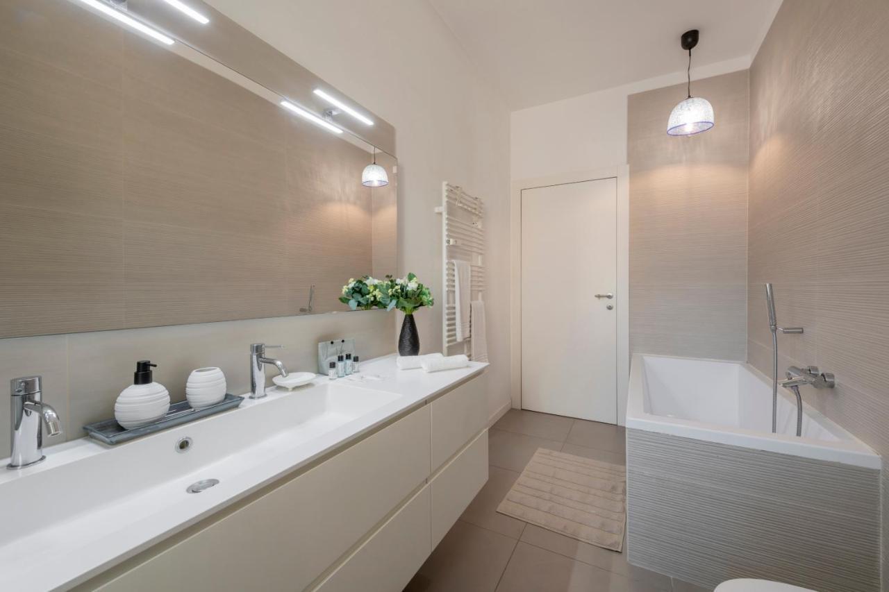 Ferrucci, 10 - Elegante Oasi Urbana A Apartment