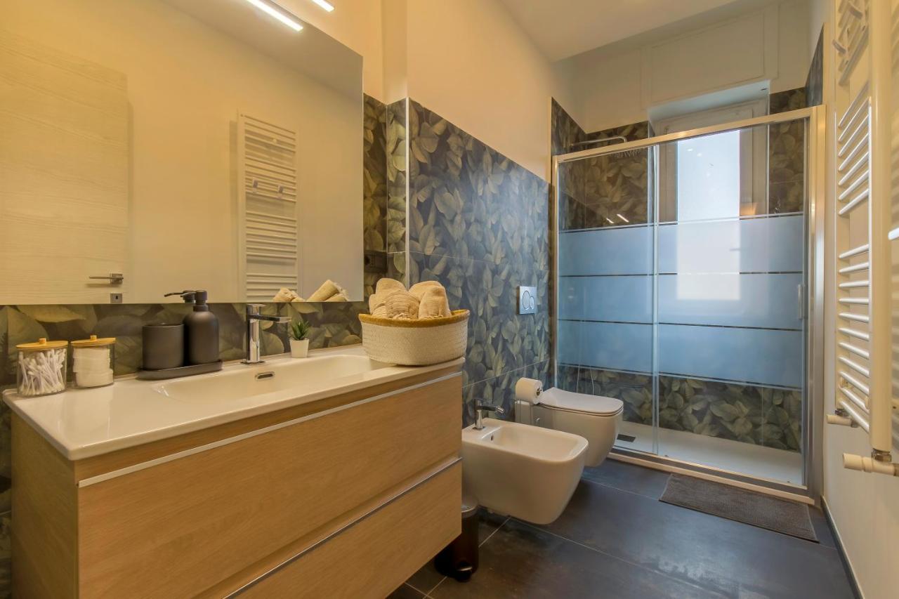 Modern & Bright 2 Bedroom Flat 50m From M4 Stop Apartment