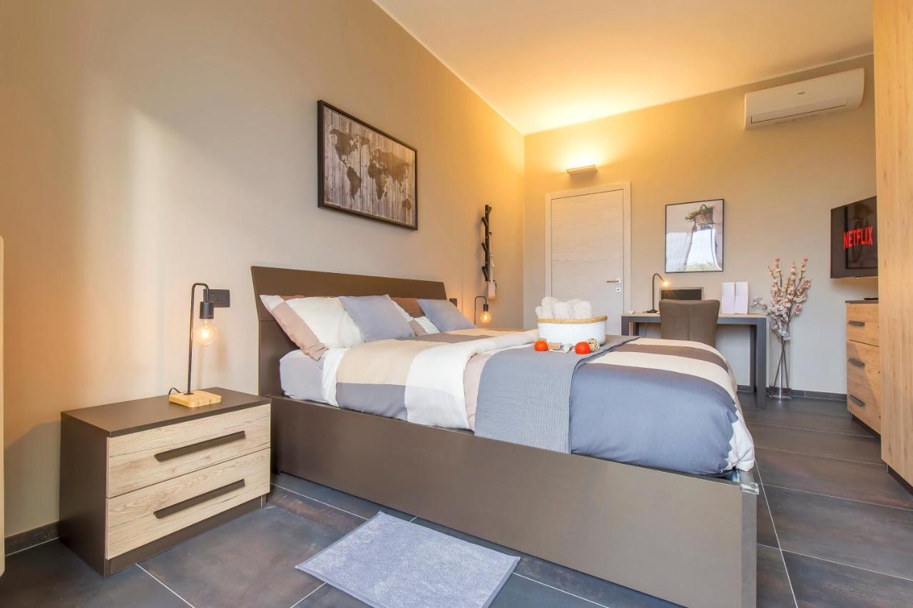 Apartment Modern & Bright 2 Bedroom Flat 50m From M4 Stop *
