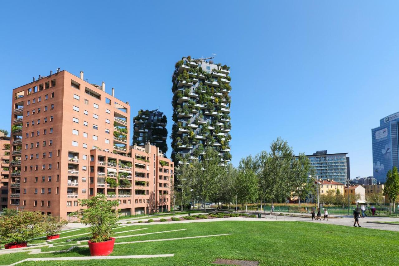 Luxury In Bosco Verticale Isola Milan