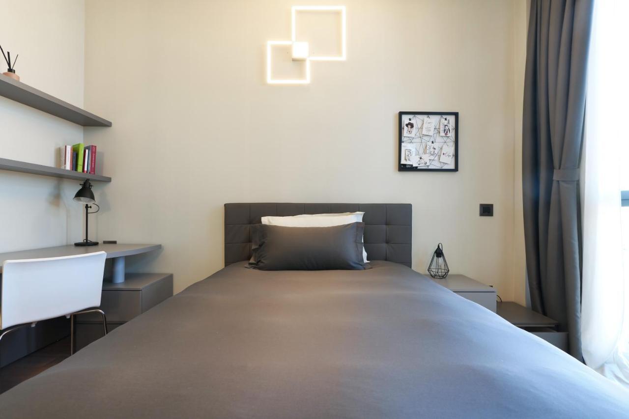 Luxury In Bosco Verticale Isola Apartment