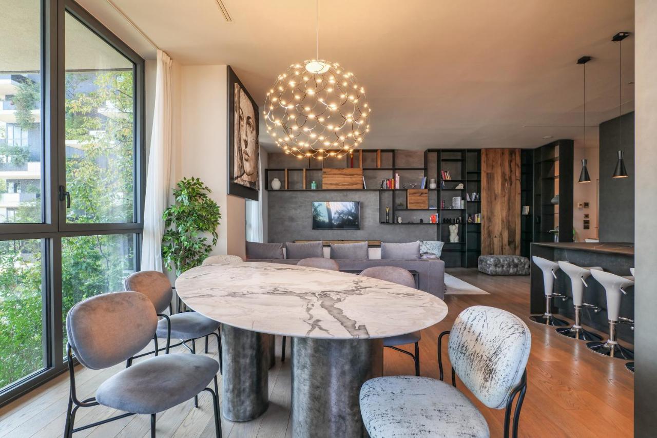 Luxury In Bosco Verticale Isola Apartment
