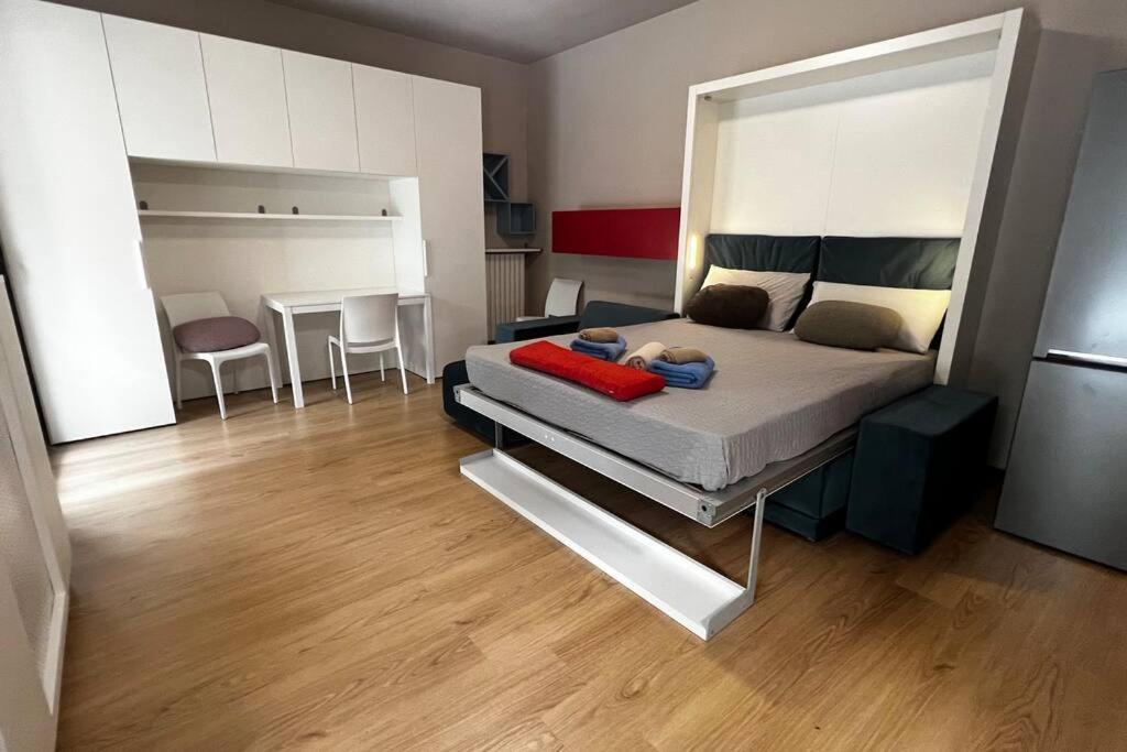 Urban House - Comfy Flat Navigli Center * Milan