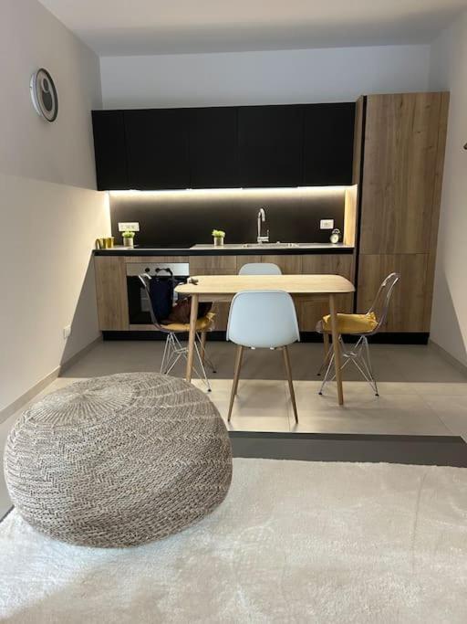 City Life Apartment *