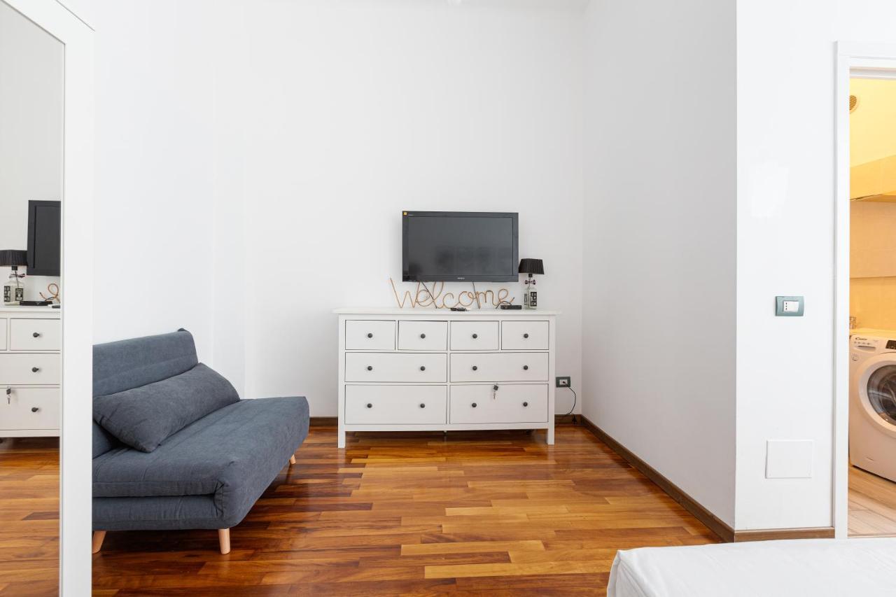 Cosy Nearby Piazza Insubria! Book Now! Apartment *