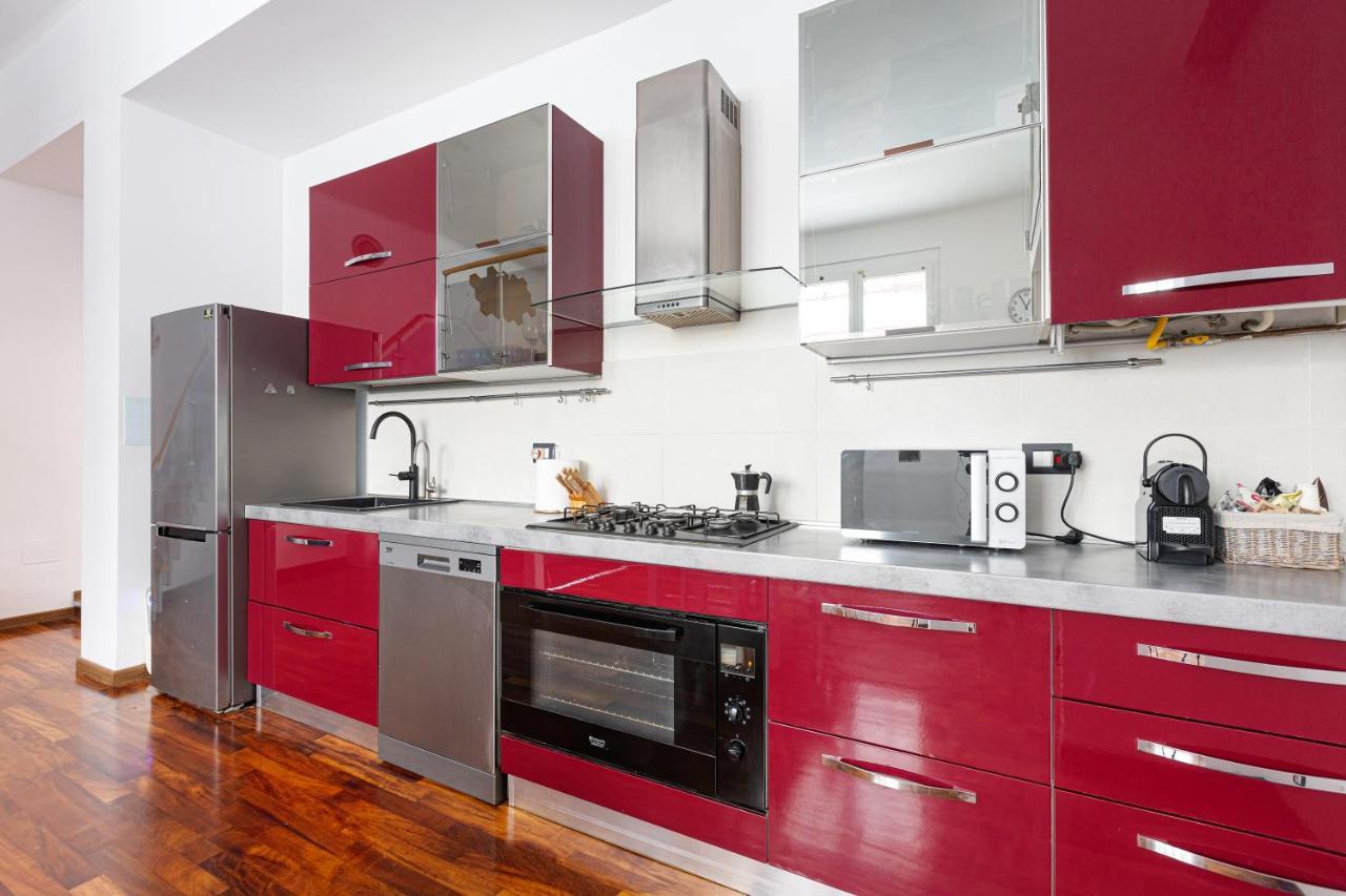 Cosy Nearby Piazza Insubria! Book Now! Milan