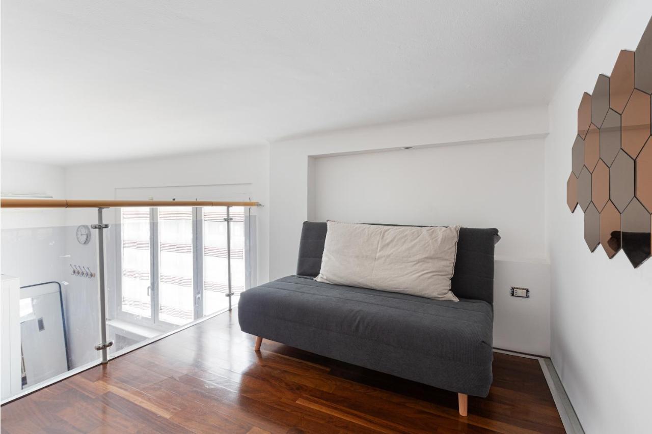 Cosy Nearby Piazza Insubria! Book Now! Apartment Milan