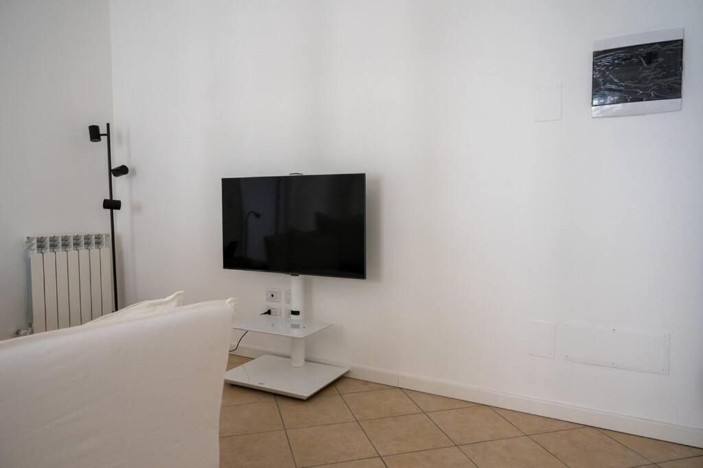 Apartment Luminoso Trilocale Affori Centro Milan