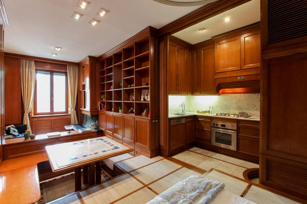 Apartment San Babila Milan