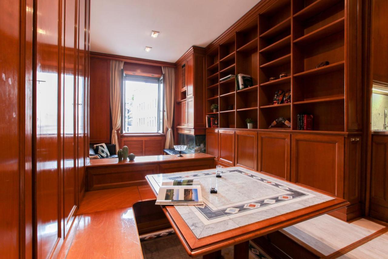San Babila Apartment *